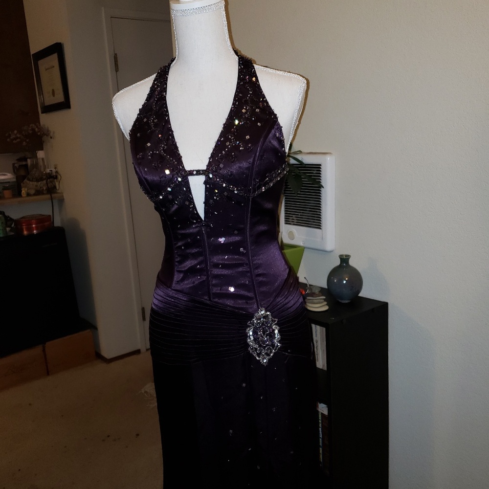 Dress - Picture 2 of 4